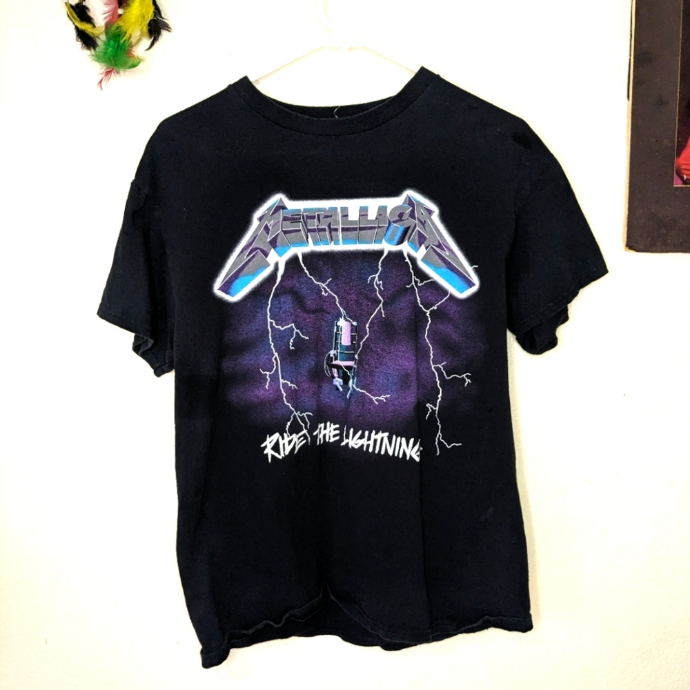 Metallica men's size medium shirt